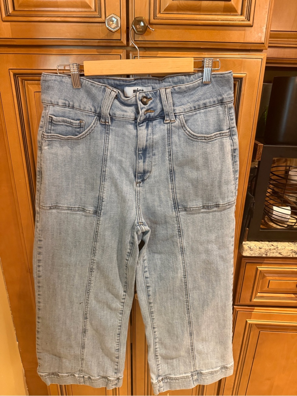 Women's Light Blue Cropped Panel-Seam Jeans